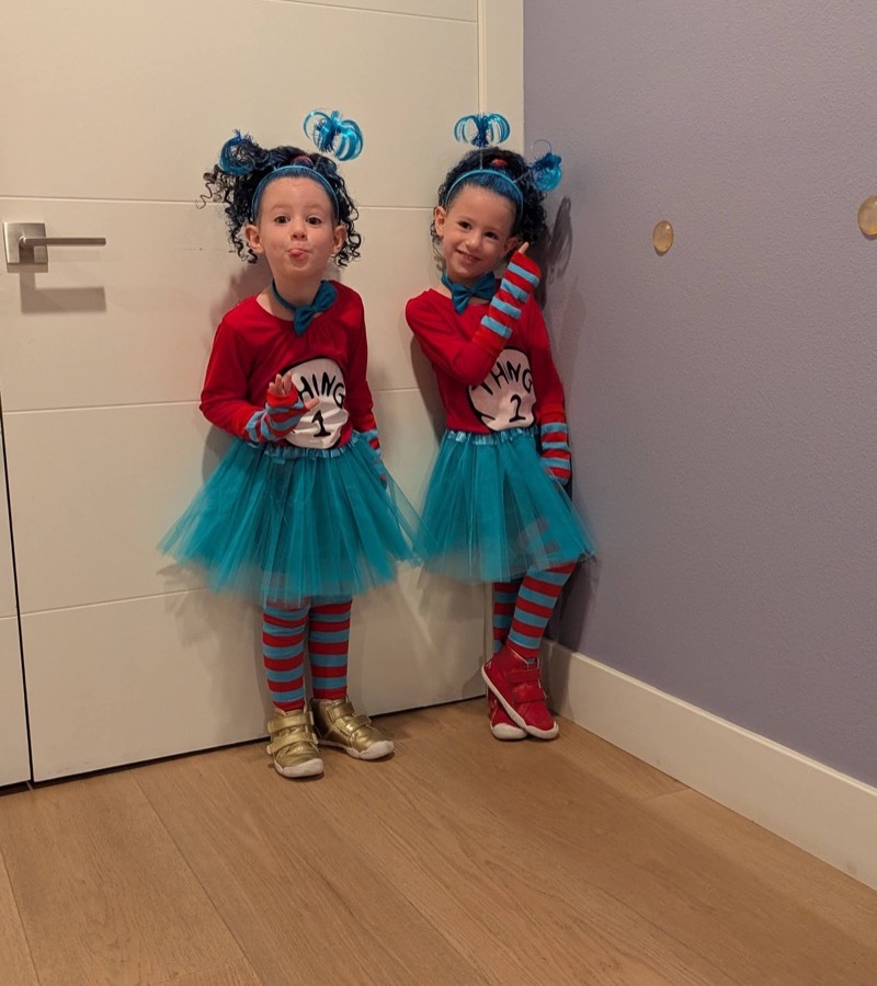 Alice and Emily as Thing 1 and Thing 2